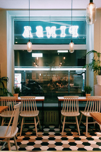 interior de la pizzería